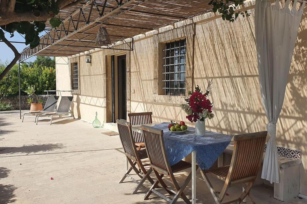 Villa Calma Noto Eksteriør billede