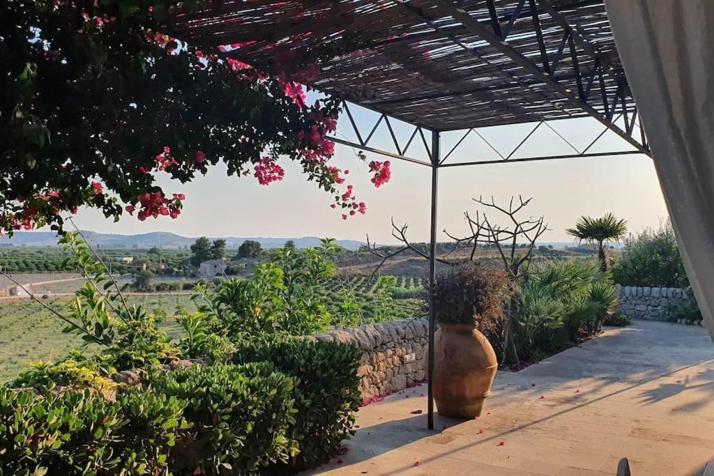 Villa Calma Noto Eksteriør billede