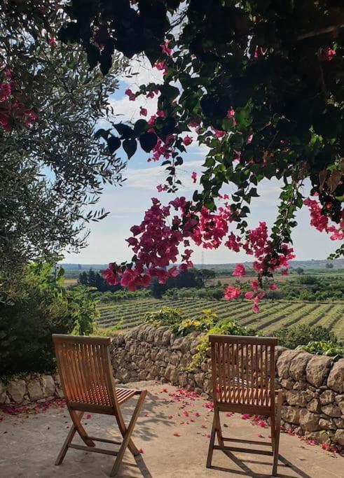 Villa Calma Noto Eksteriør billede